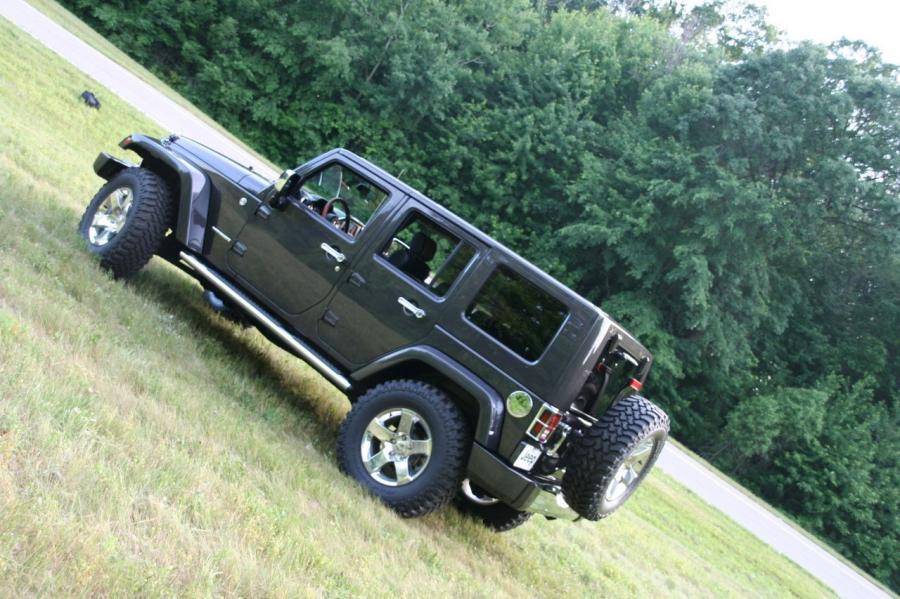  Jeep Wrangler Unlimited Ultimate 2007 года  (фото 19 из 29)